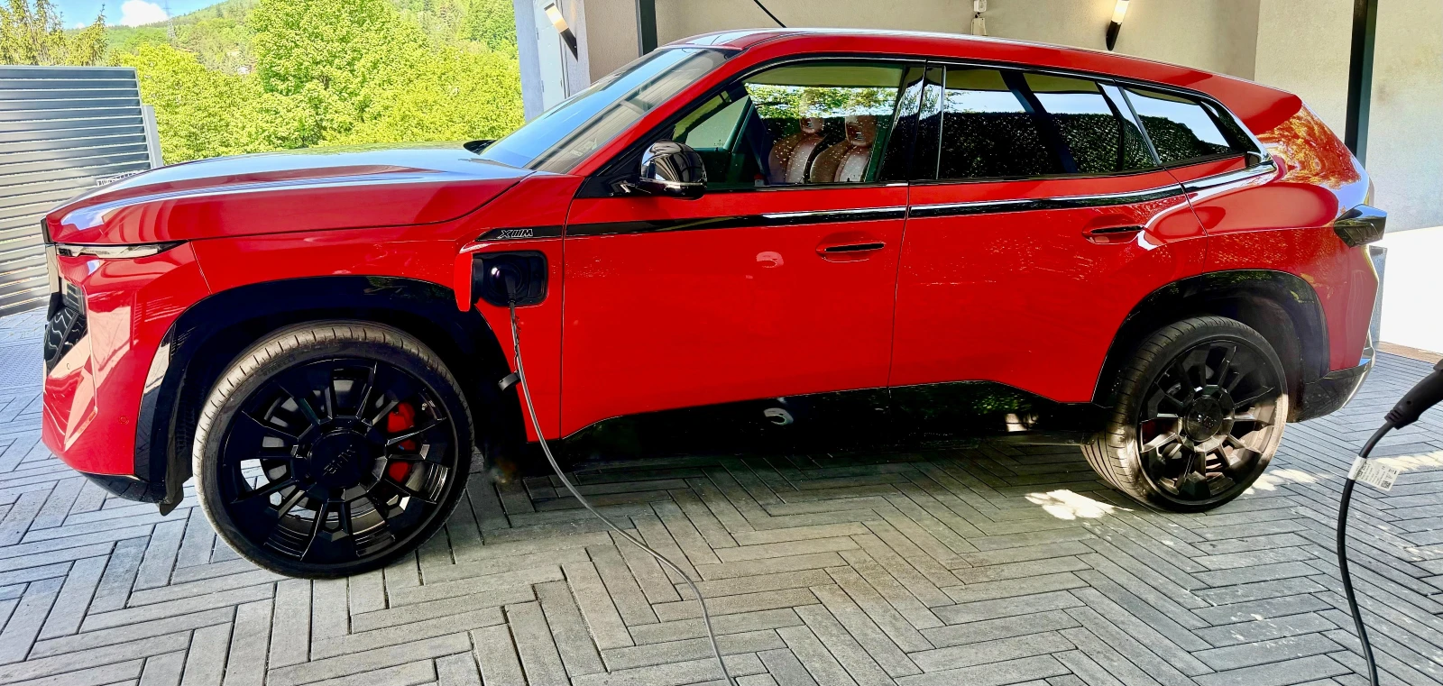 BMW XM 50e | 23' | Iconic Glow | BMW гаранция, снимка 2 - Автомобили и джипове - 54678281
