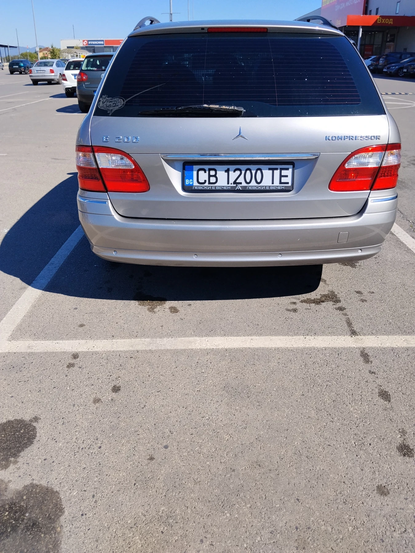 Mercedes-Benz E 200 Авангард, снимка 4 - Автомобили и джипове - 55975784