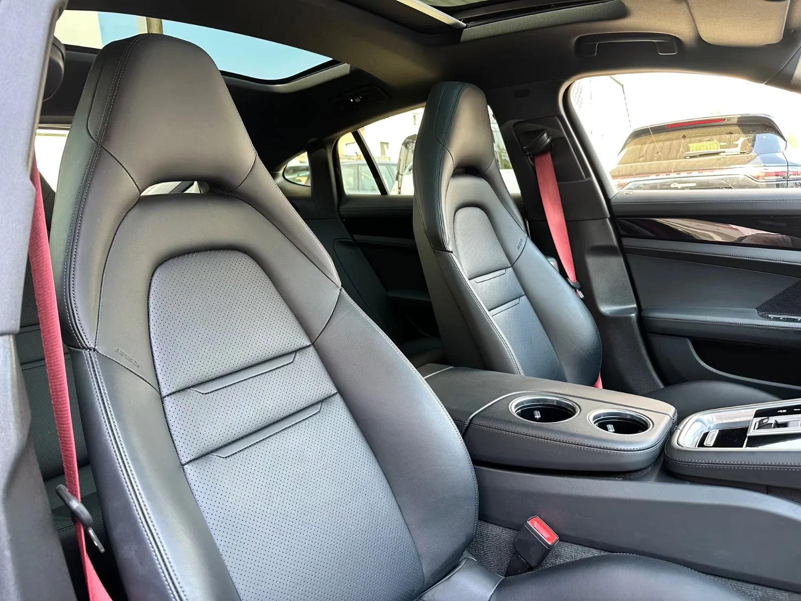 Porsche Panamera SPORT/330HP/PANO/HUD/360/SP-CHRONO/21/ACC/556z, снимка 10 - Автомобили и джипове - 55206464