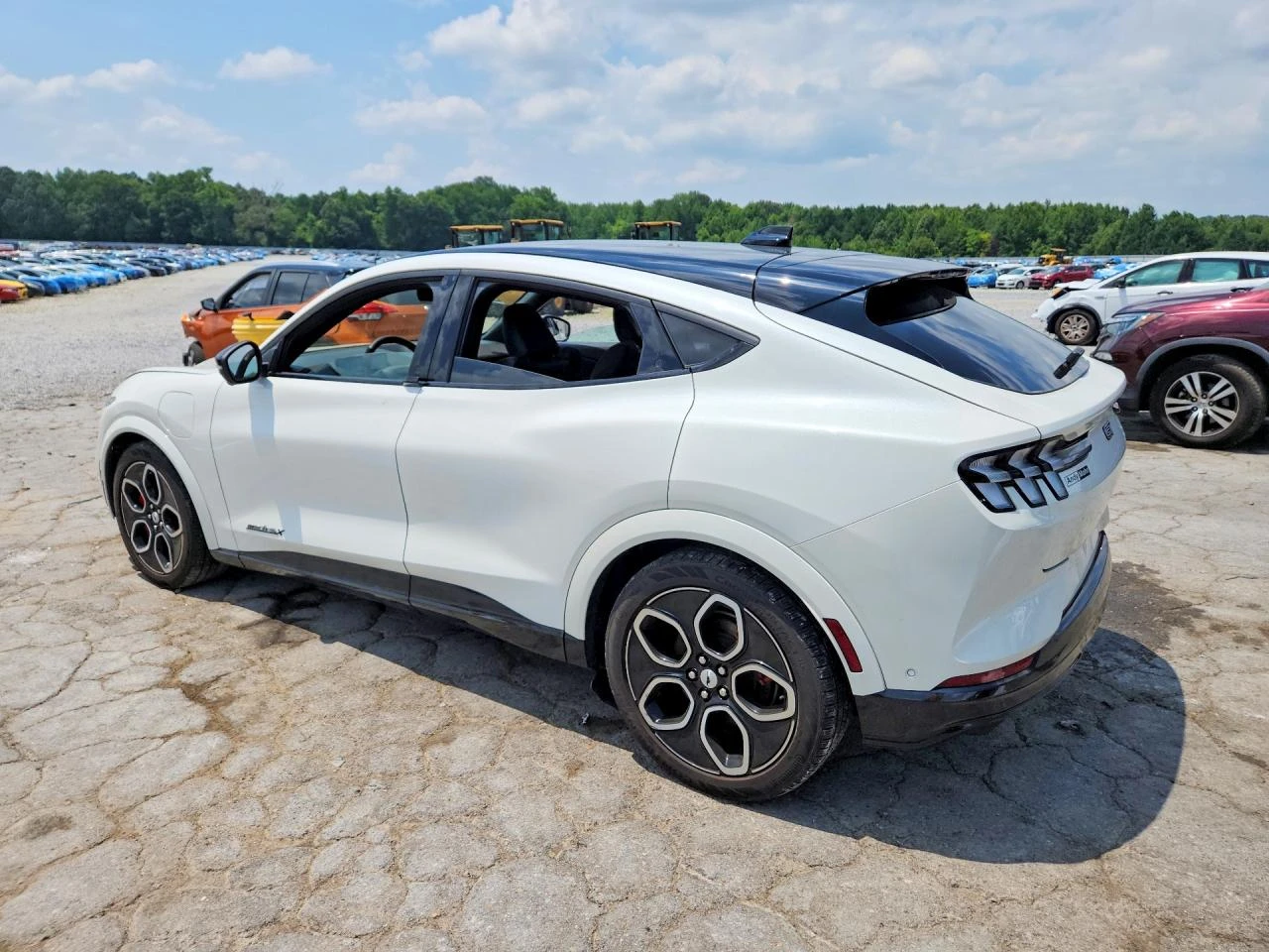 Ford Mustang Mach-E GT | PANO | DISTRONIC | 360 CAMS, снимка 2 - Автомобили и джипове - 55659969