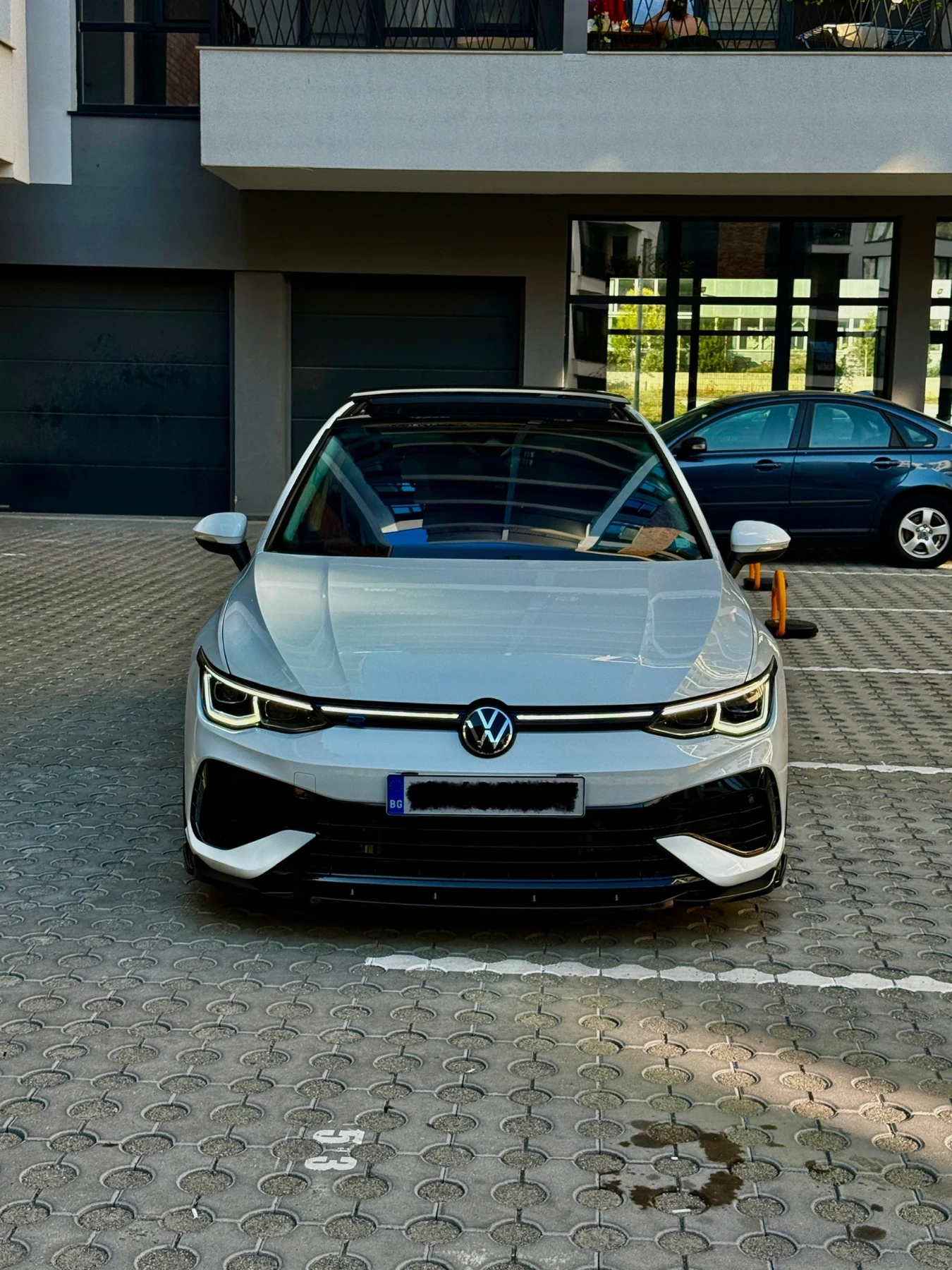 VW Golf 8, снимка 3 - Автомобили и джипове - 55841470