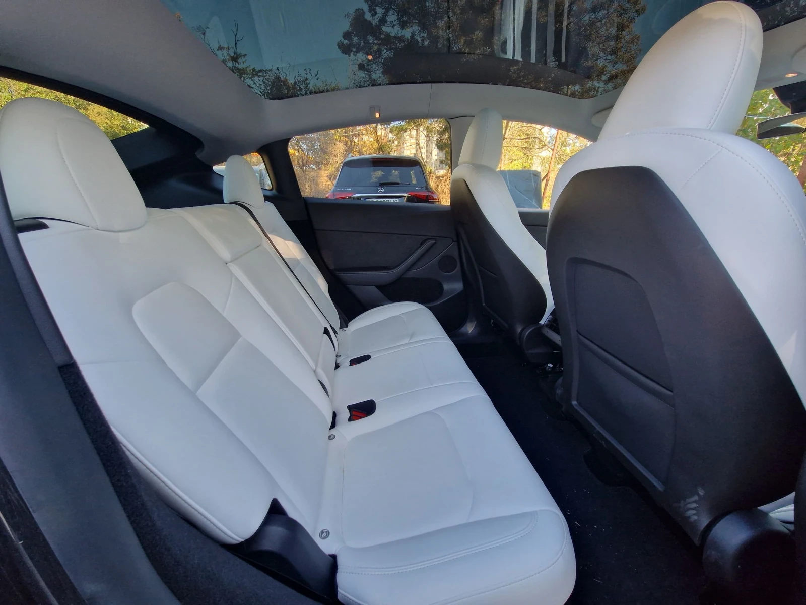 Tesla Model Y LONG RANGE, Dual motor, 26000km, снимка 12 - Автомобили и джипове - 56339420