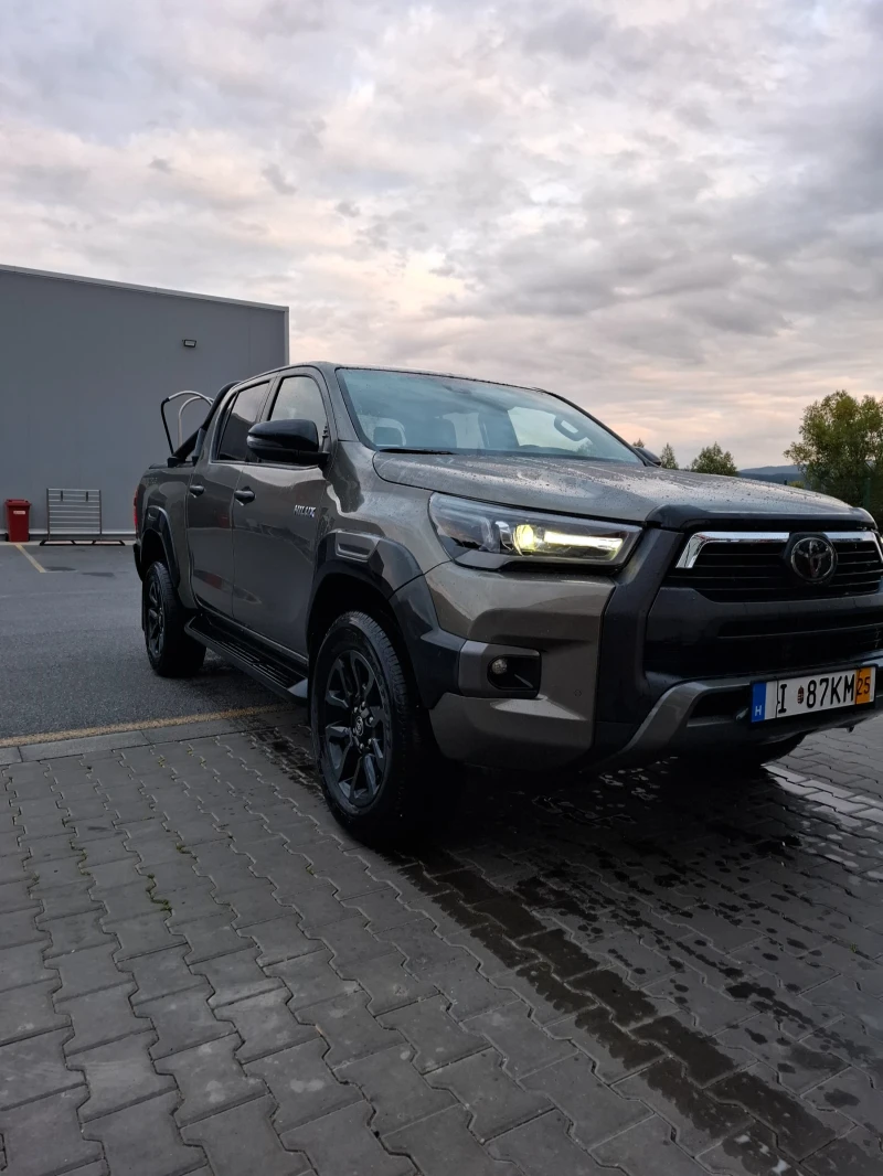 Toyota Hilux Invicible 2.8 automatic JBL FUL!!!