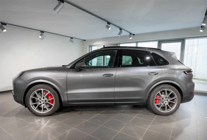 Porsche Cayenne S E-HYBRID/FACELIFT/BOSE/LIFT/360/SPORT CHRONO/, снимка 4 - Автомобили и джипове - 53165135
