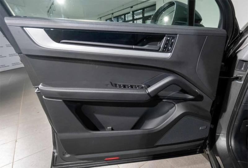 Porsche Cayenne S E-HYBRID/FACELIFT/BOSE/LIFT/360/SPORT CHRONO/, снимка 7 - Автомобили и джипове - 53165135