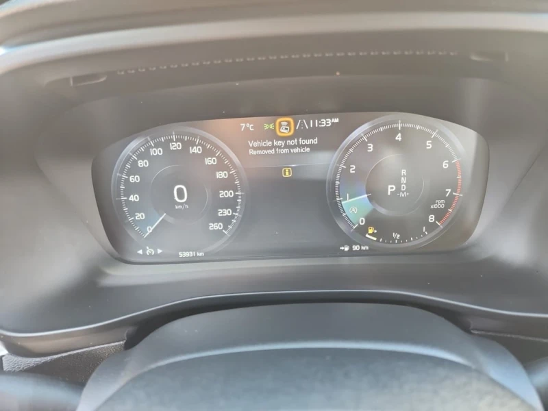 Volvo XC40 T4 AWD Momentum  CARFAX, снимка 8 - Автомобили и джипове - 53188583