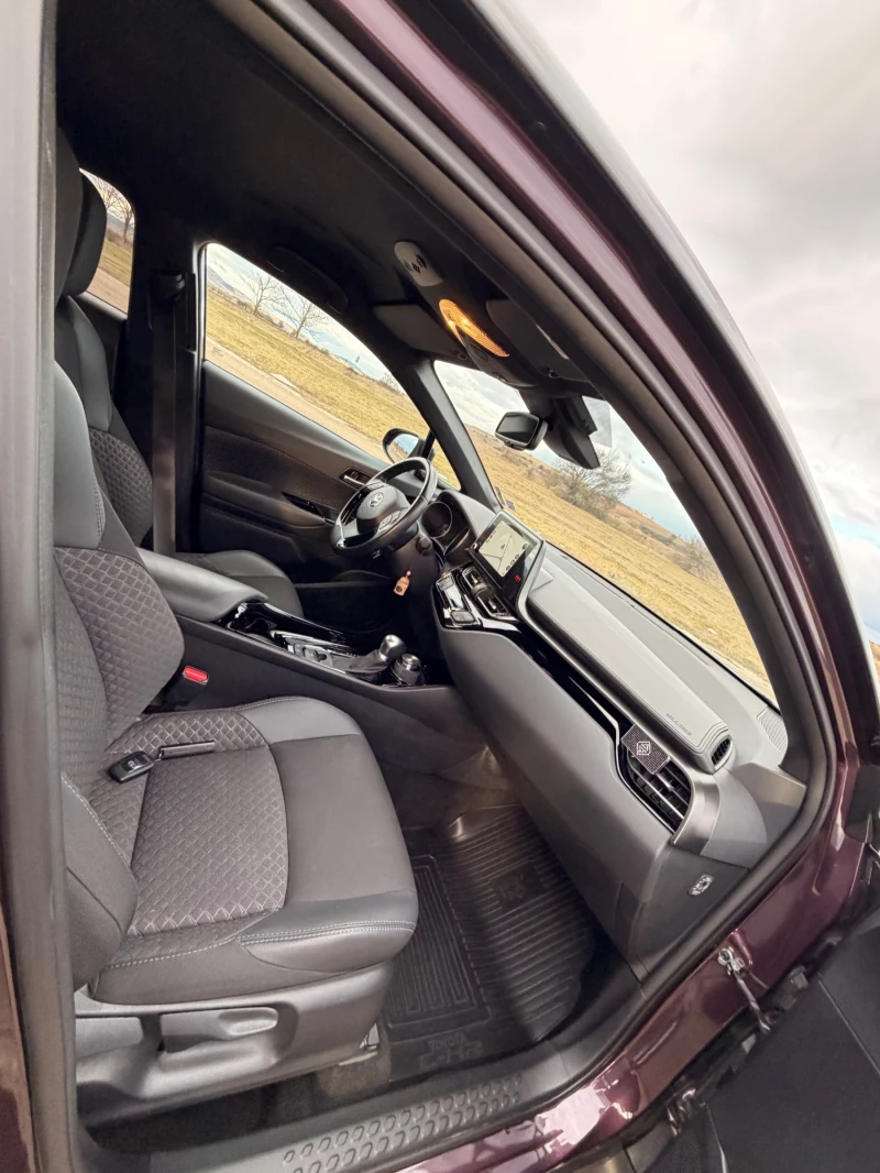 Toyota C-HR, снимка 11 - Автомобили и джипове - 53470559