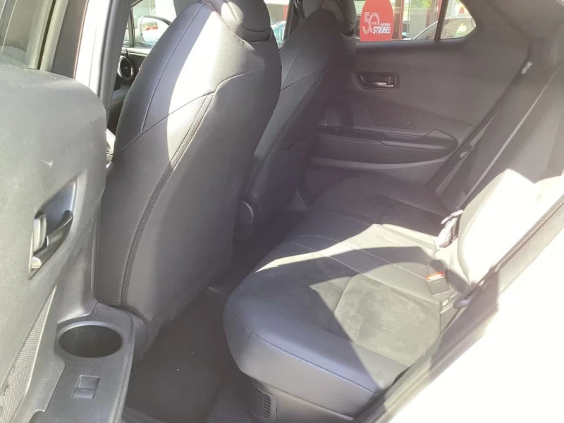 Toyota C-HR 2.0PHEV/223HP/GR-SPORT/CAM/LED/CPLAY/KLESS/792g, снимка 12 - Автомобили и джипове - 53509304