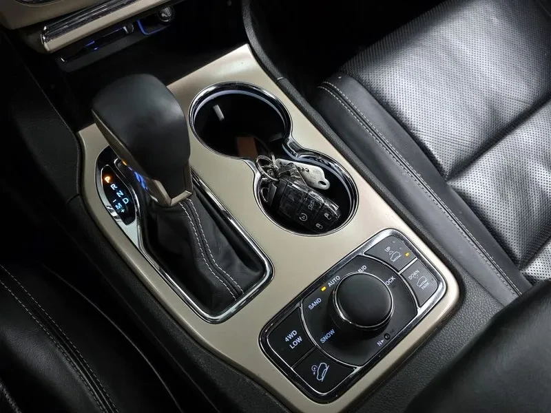 Jeep Grand cherokee 3.0 Diesel, снимка 9 - Автомобили и джипове - 55644271