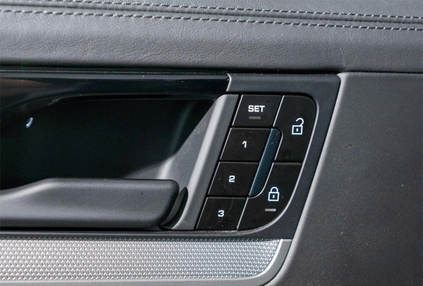 Porsche Cayenne S E-HYBRID/FACELIFT/BOSE/LIFT/360/SPORT CHRONO/ - изображение 8