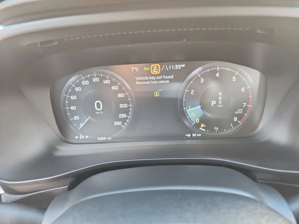 Volvo XC40 T4 AWD Momentum  CARFAX - изображение 8