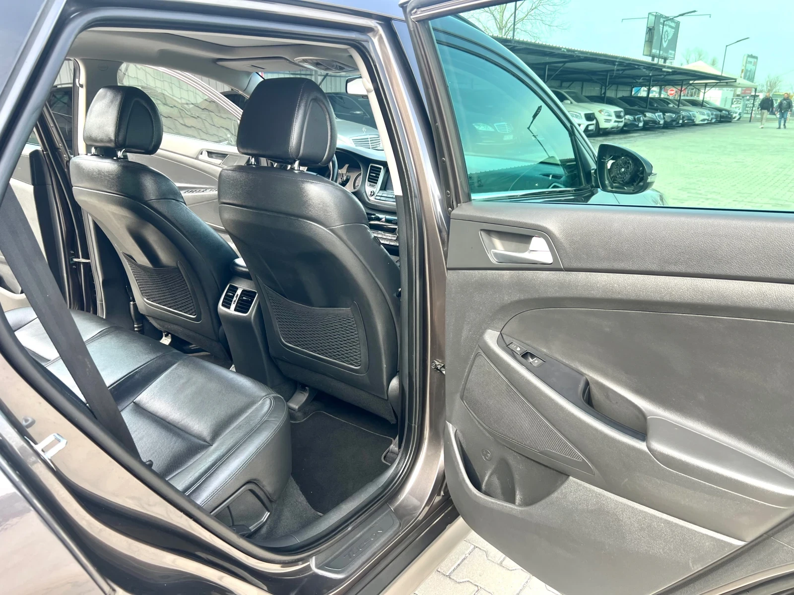 Hyundai Tucson 2, 0 4/4 - изображение 9