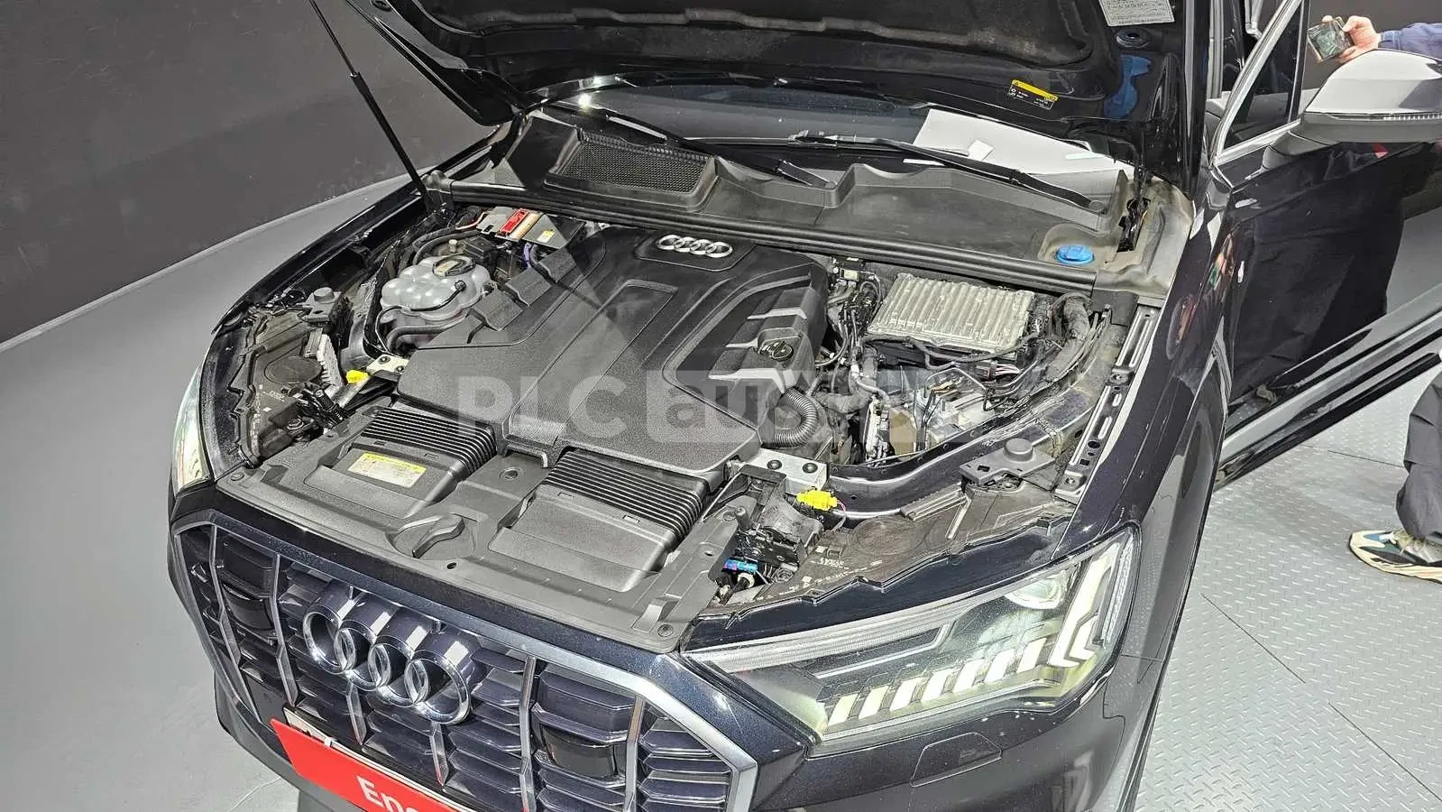 Audi Q7 DIS* 360* Matrix* Pano* , снимка 12 - Автомобили и джипове - 54026809