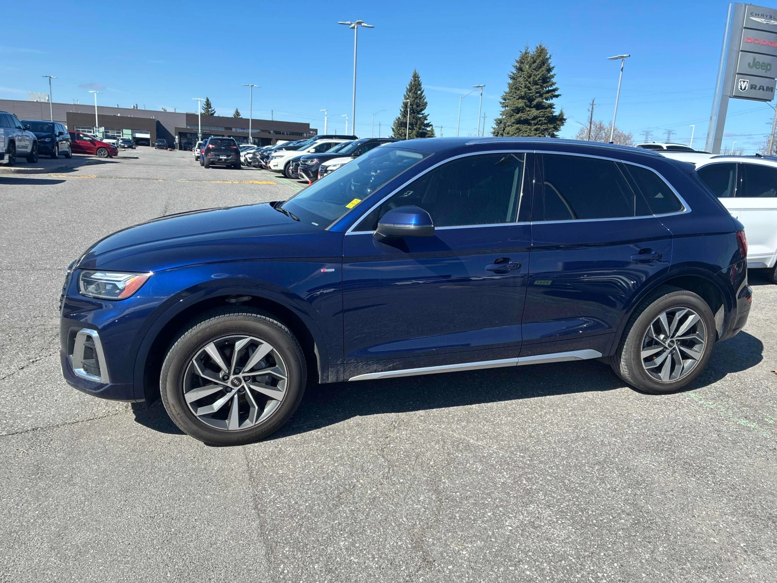 Audi Q5 PROGRESSIV * * CARFAX * * АВТО КРЕДИТ * * , снимка 3 - Автомобили и джипове - 54259630