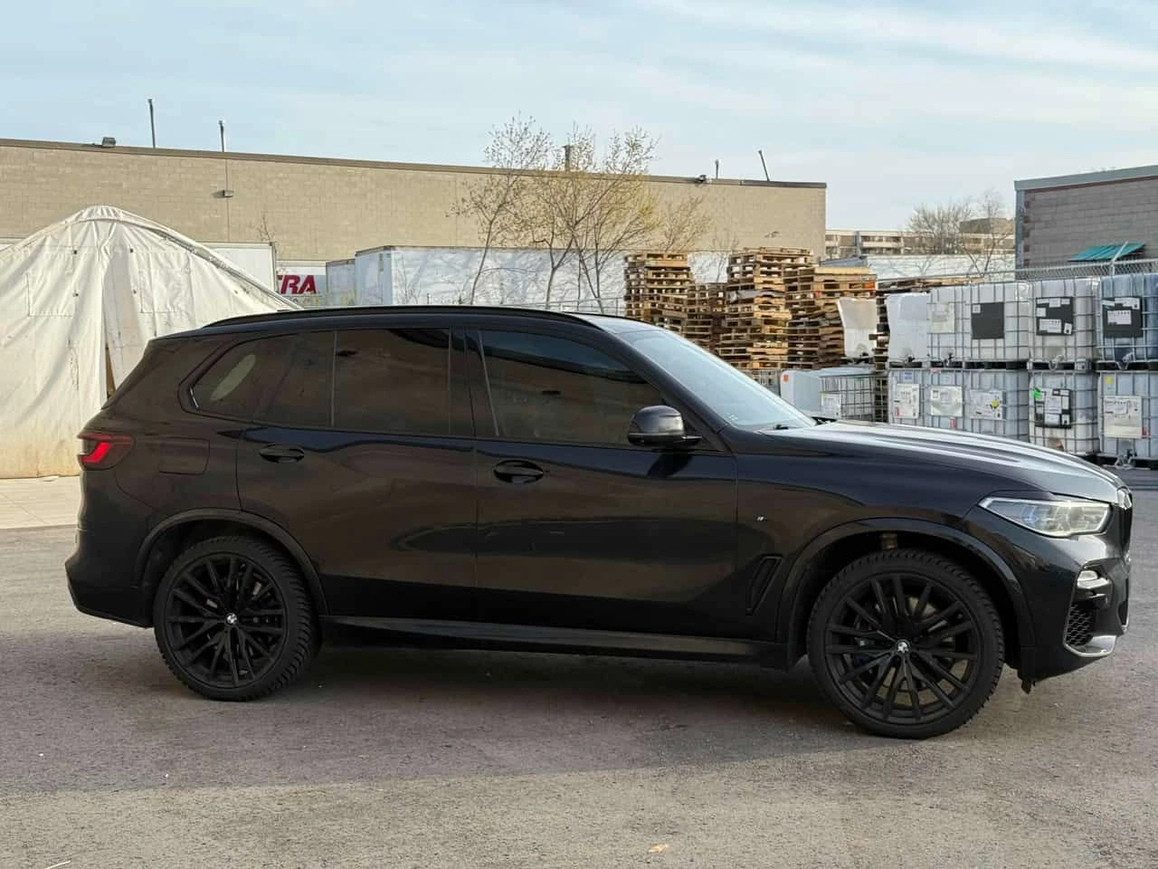 BMW X5 * M50i * ДИСРОНИК * 360 * ОБДУХВАНЕ * ПАНОРАМА, снимка 4 - Автомобили и джипове - 54340171