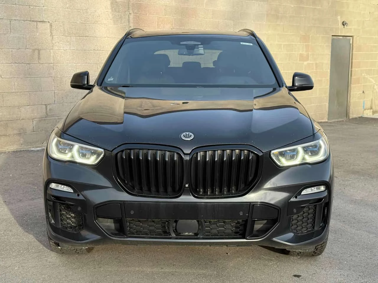 BMW X5 * M50i * ДИСРОНИК * 360 * ОБДУХВАНЕ * ПАНОРАМА, снимка 2 - Автомобили и джипове - 54340171
