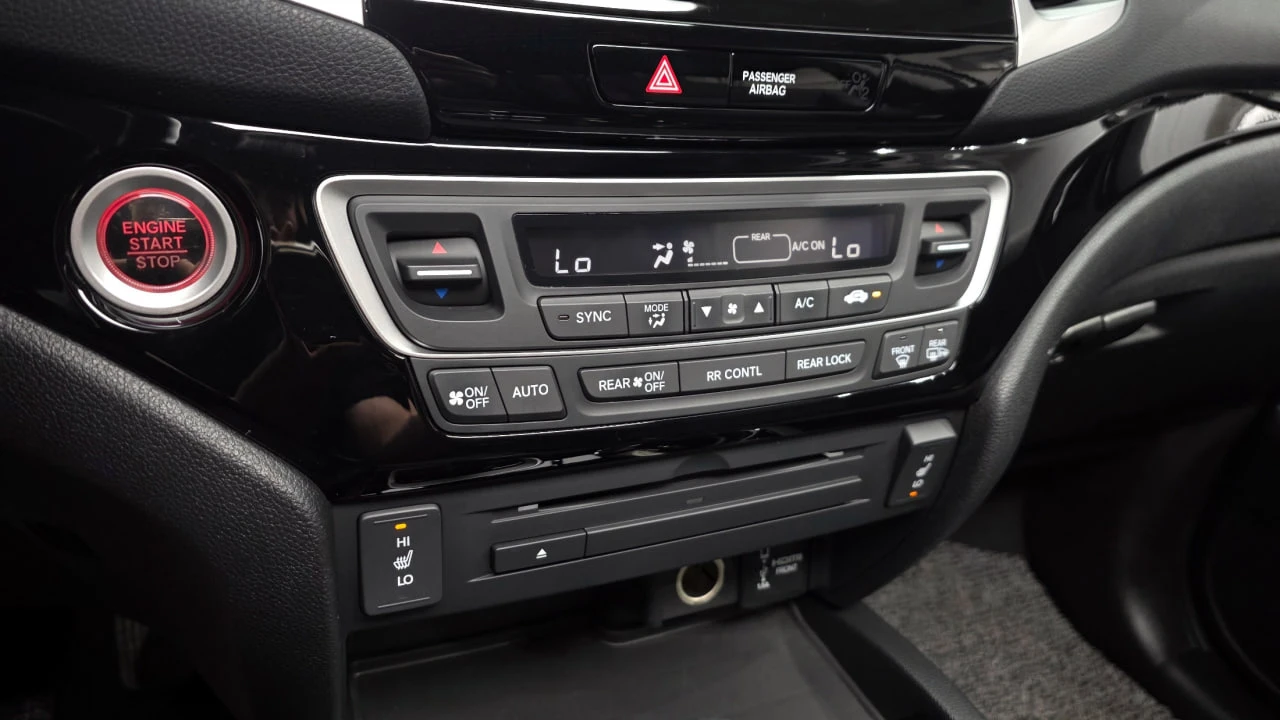 Honda Pilot КАМЕРА| ПОДГРЕВ| ШИБИДАХ, снимка 15 - Автомобили и джипове - 54792613