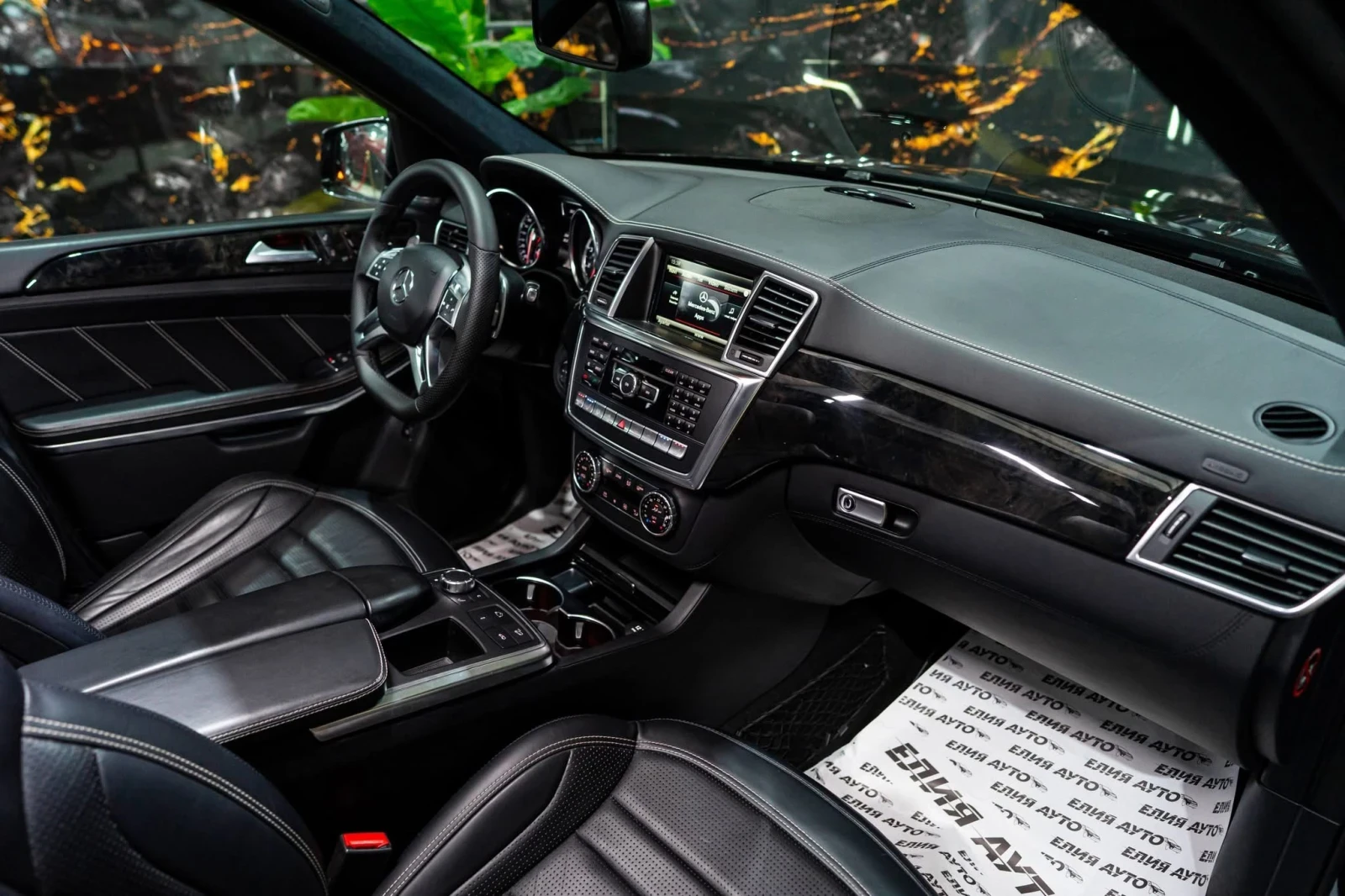 Mercedes-Benz GL 63 AMG V8 BITURBO 7 МЕСТЕН LED ПАНО H&K ЛИЗИНГ 100%, снимка 13 - Автомобили и джипове - 54986732