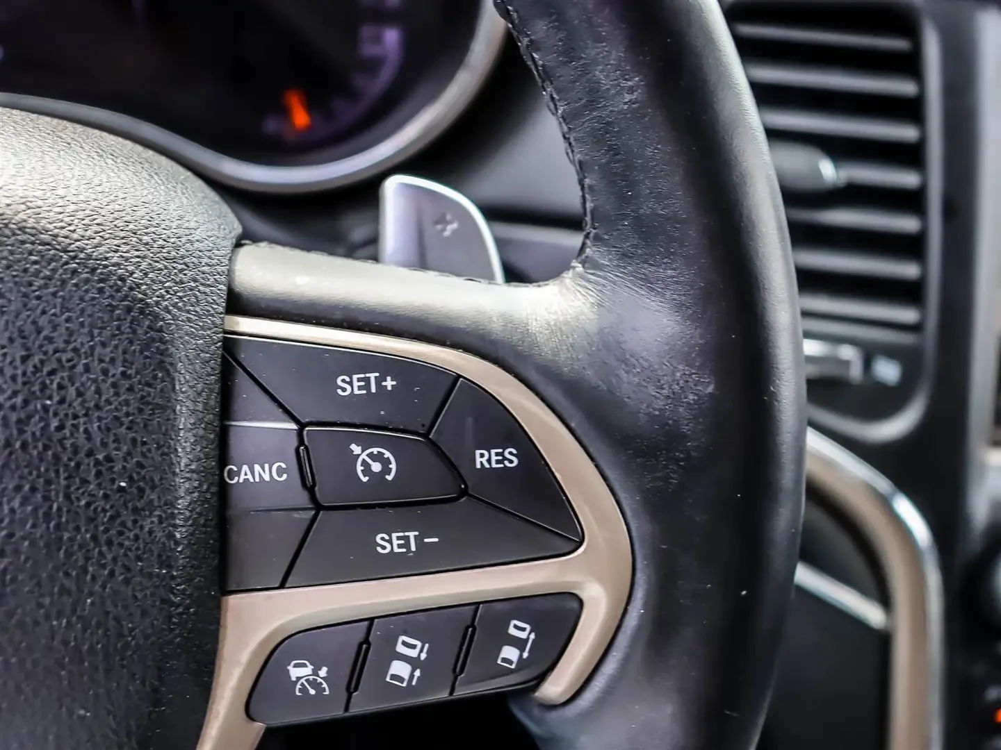Jeep Grand cherokee SUMMIT HARMON KARDON/PANORAMA/EKPAHИ, снимка 11 - Автомобили и джипове - 55652587