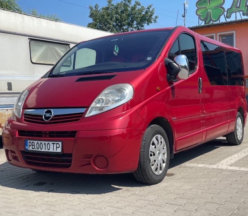 Opel Vivaro НАПЪЛНО ОБСЛУЖЕН!!!, снимка 3 - Бусове и автобуси - 41775419