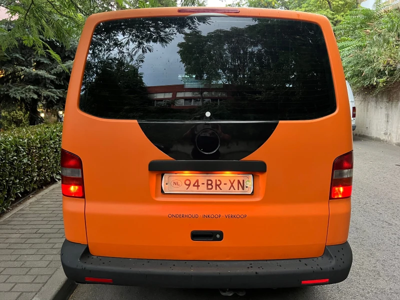 VW T5 2.5TDI KLIMATIK/174кс/TOVAREN/6sk/UNIKAT, снимка 8 - Бусове и автобуси - 47180407