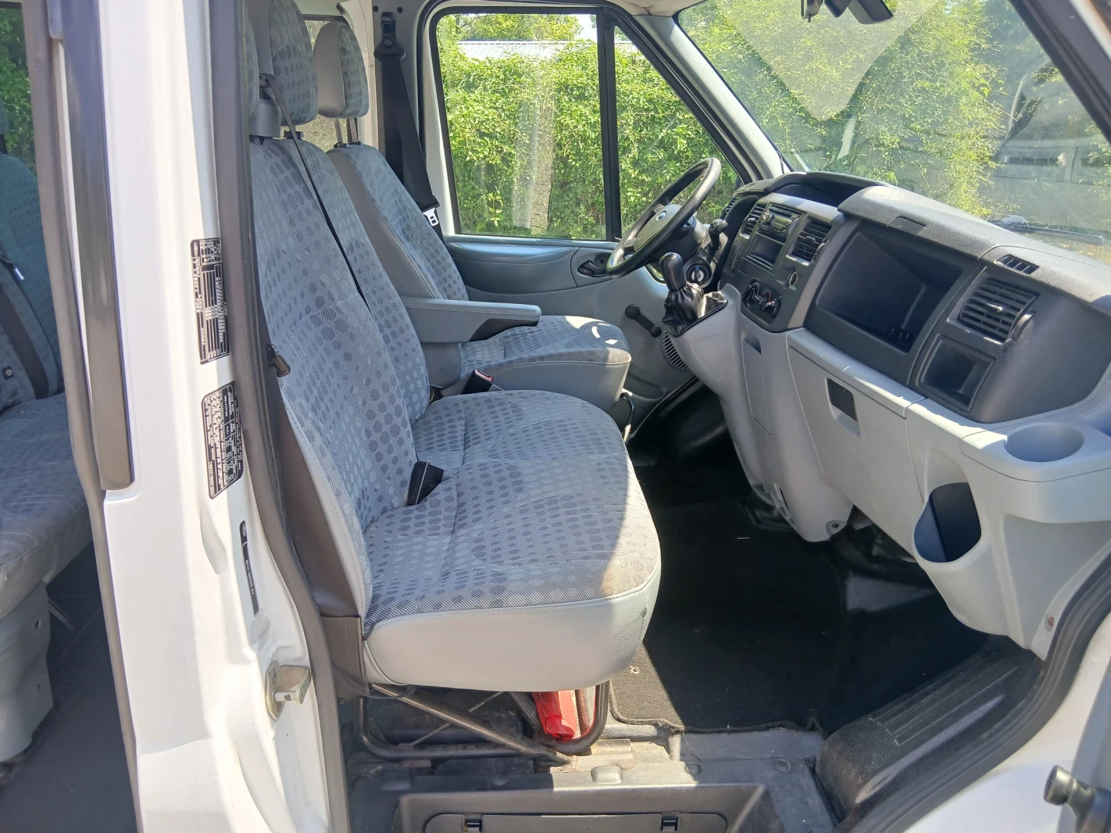 Ford Transit 2.2 86 к.с. 8+ 1 климатик, снимка 16 - Бусове и автобуси - 54677980
