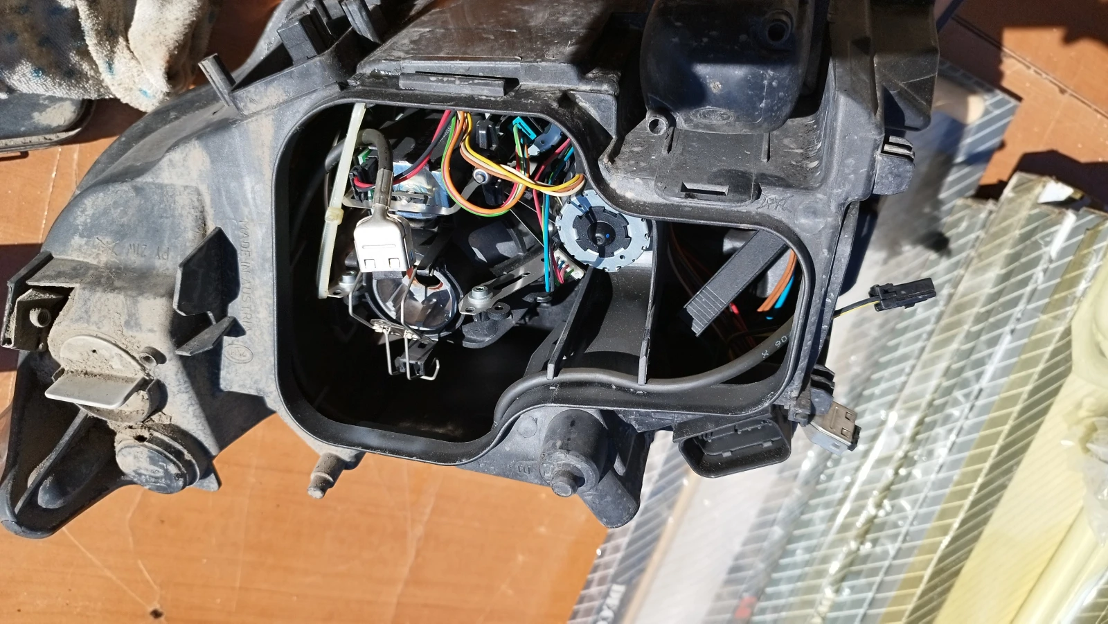 Фар за BMW 3 Series E90 Touring E91 (09.2005 - 06.2008) - десен, снимка 4 - Части - 53875306