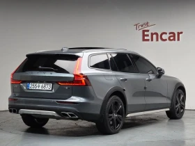 Volvo V60 Cross Country 2.0 Automatic, снимка 2