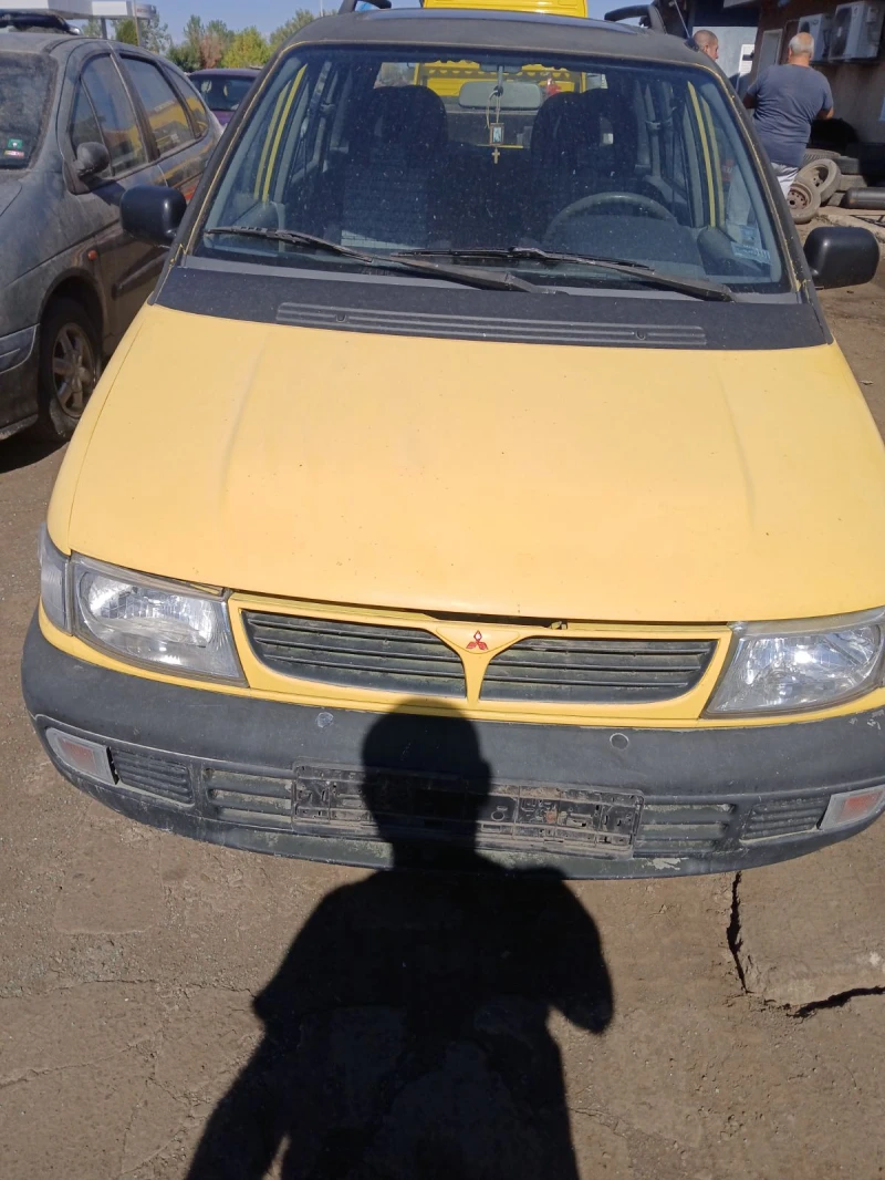 Mitsubishi Space runner