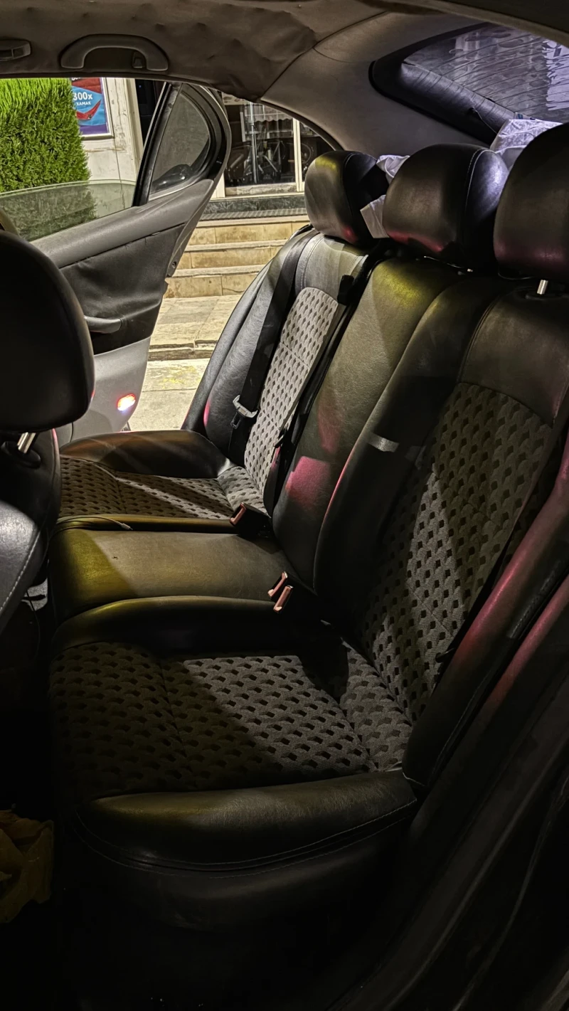 Seat Leon, снимка 9 - Автомобили и джипове - 52450471