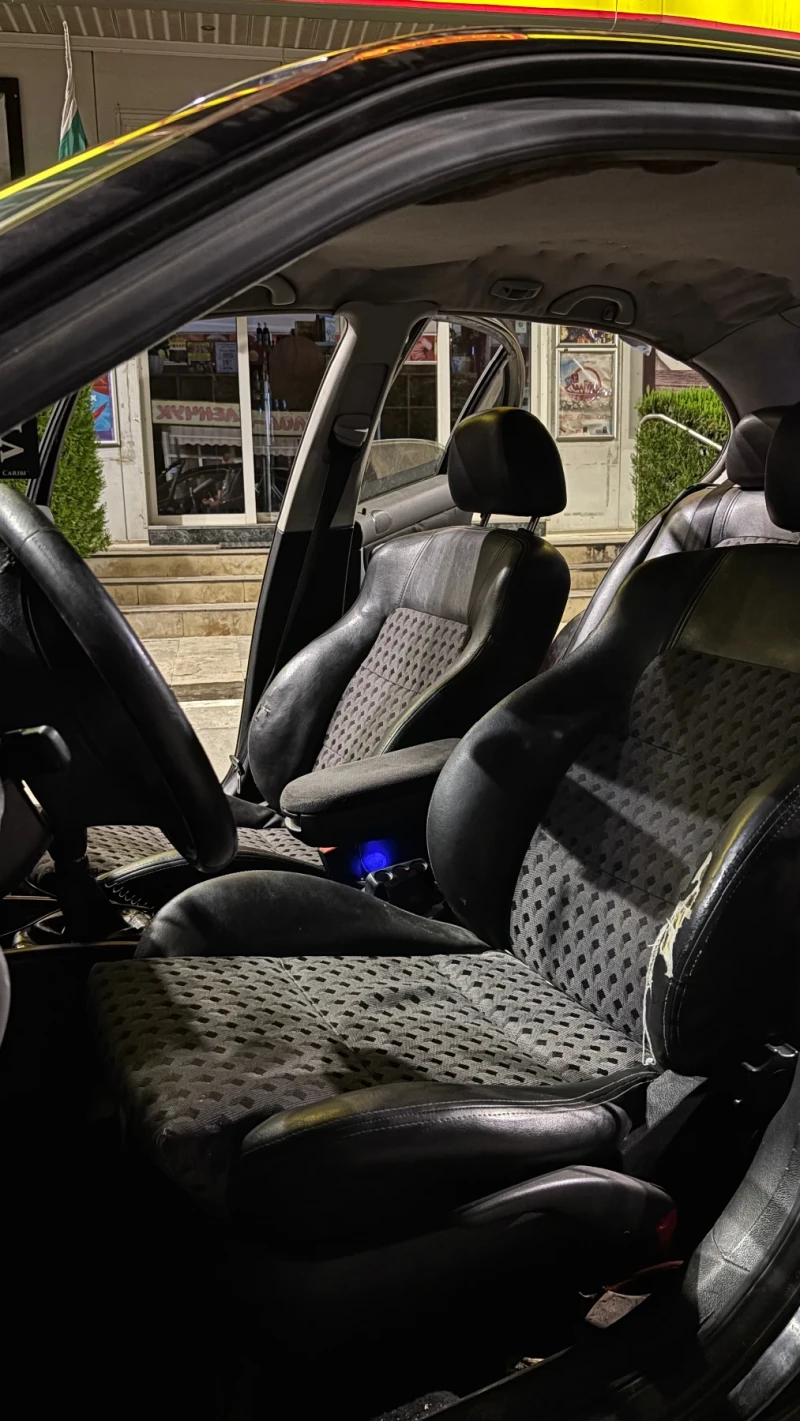 Seat Leon, снимка 8 - Автомобили и джипове - 52450471