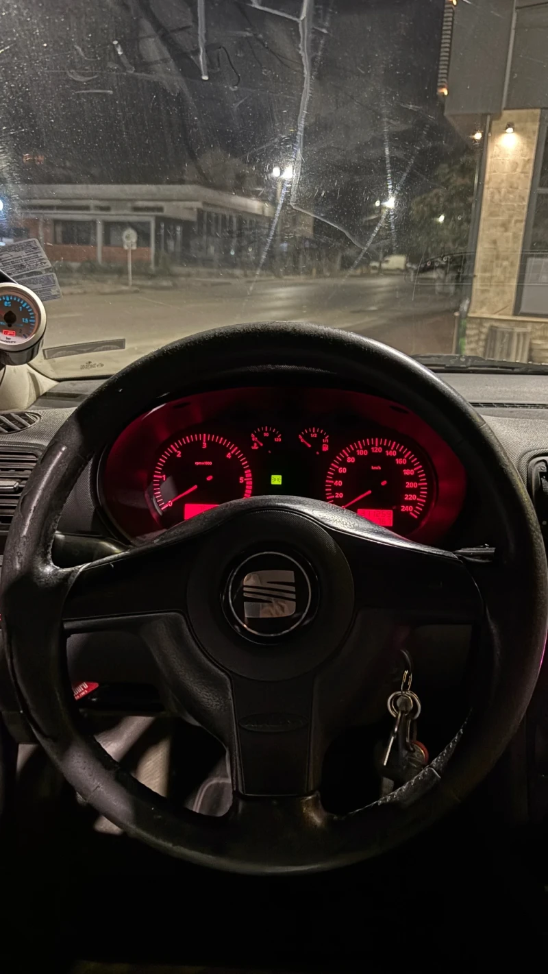 Seat Leon, снимка 10 - Автомобили и джипове - 52450471