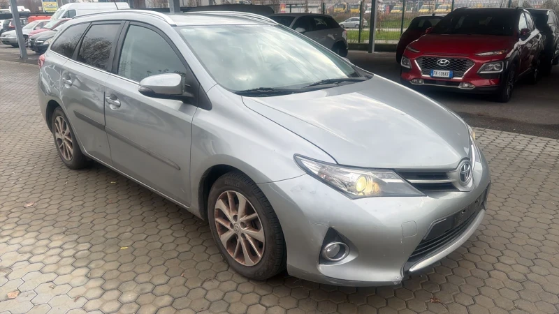 Toyota Auris 1.6 бензин, 130000км, Италия, снимка 2 - Автомобили и джипове - 52802474