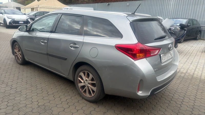 Toyota Auris 1.6 бензин, 130000км, Италия, снимка 4 - Автомобили и джипове - 52802474