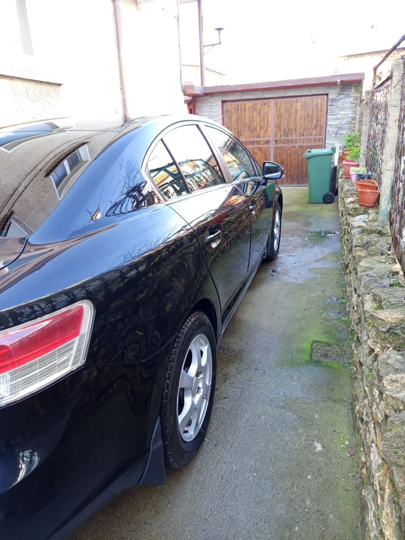 Toyota Avensis Седан, снимка 10 - Автомобили и джипове - 52895346