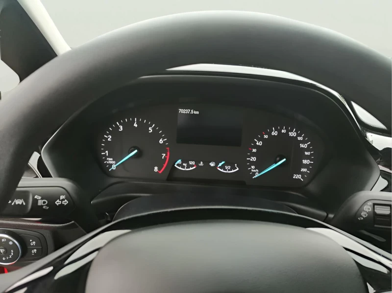Ford Fiesta 1.1 Duratec, снимка 12 - Автомобили и джипове - 53255133
