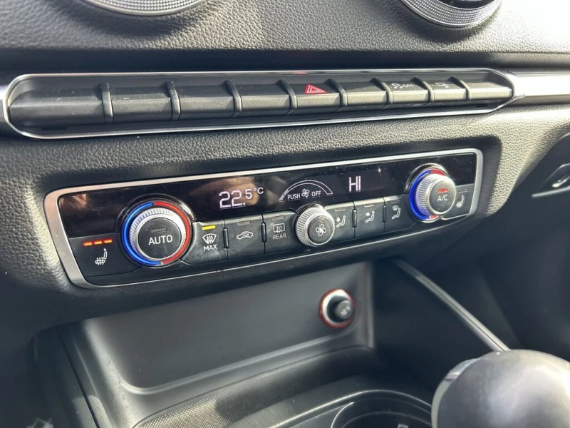 Audi A3 * АВТО КРЕДИТ* ЦЕНА ДО БГ * СЕРВИЗНА ИСТОРИЯ * , снимка 14 - Автомобили и джипове - 53499701