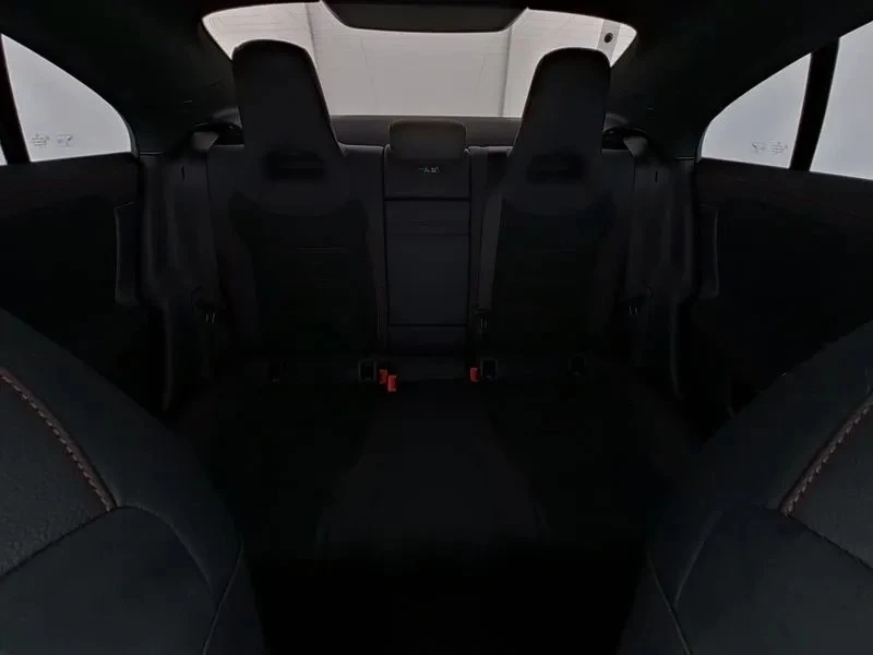 Mercedes-Benz CLA 220d AMG Line - изображение 7