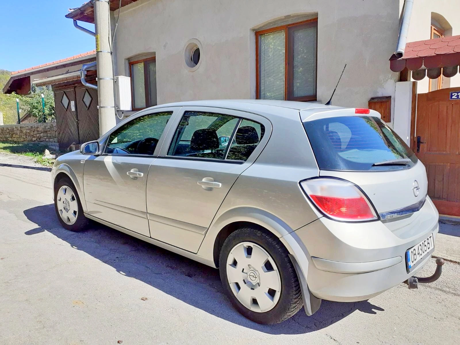 Opel Astra 1.9 CDTI - изображение 4