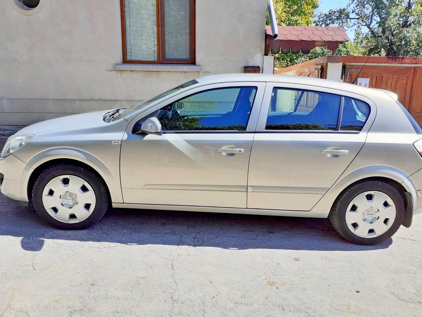 Opel Astra 1.9 CDTI - изображение 3