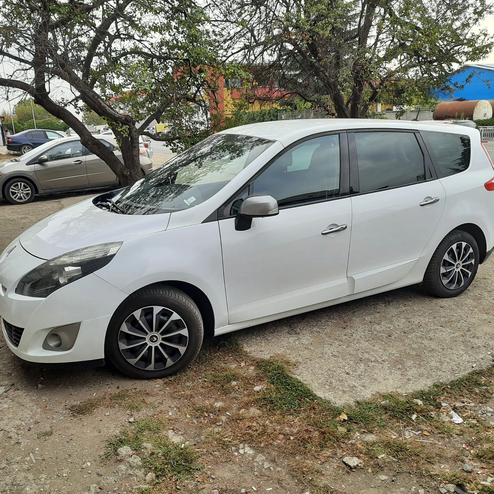 Renault Grand scenic 1.5 dci 110к.с  - изображение 3