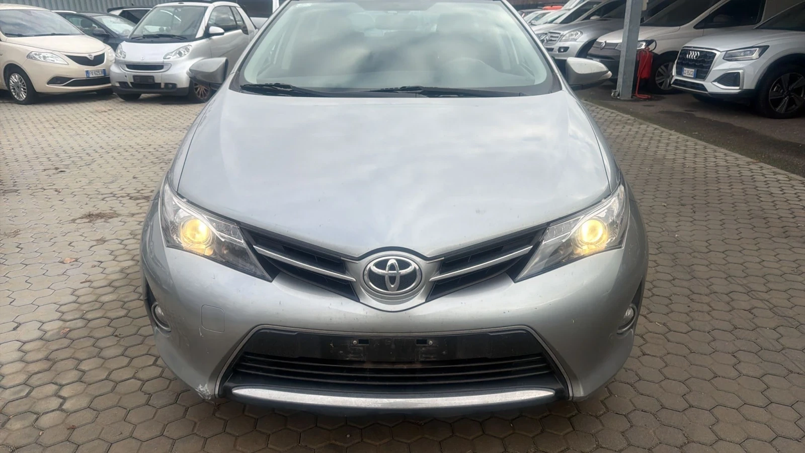 Toyota Auris 1.6 бензин, 130000км, Италия - изображение 3