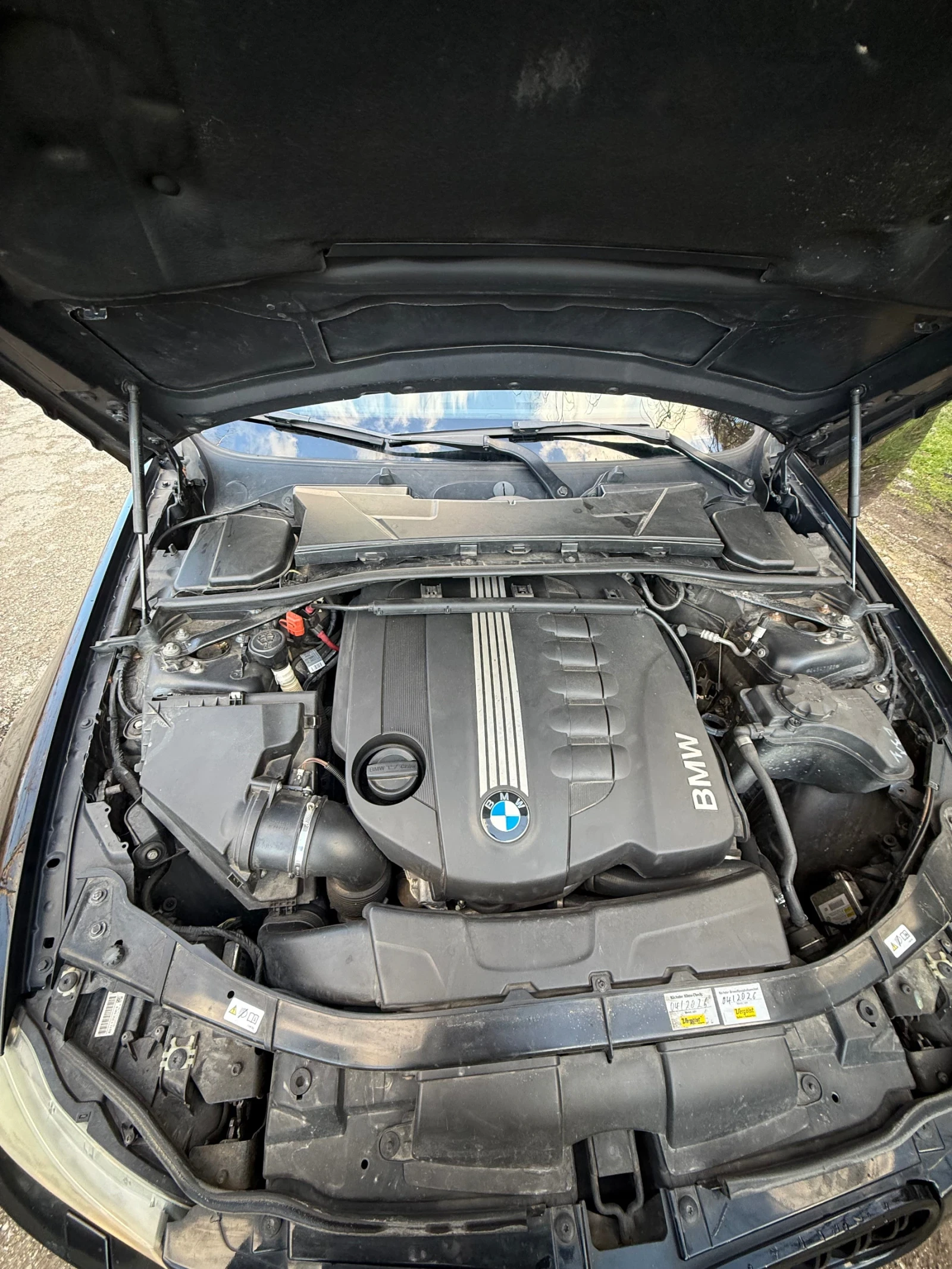 BMW 330 e90 Facelift  - изображение 9