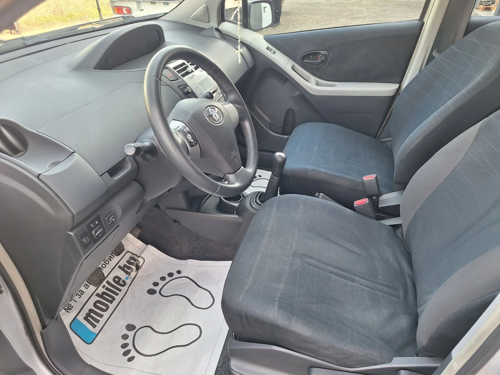 Toyota Yaris 1.0i s gas - изображение 9