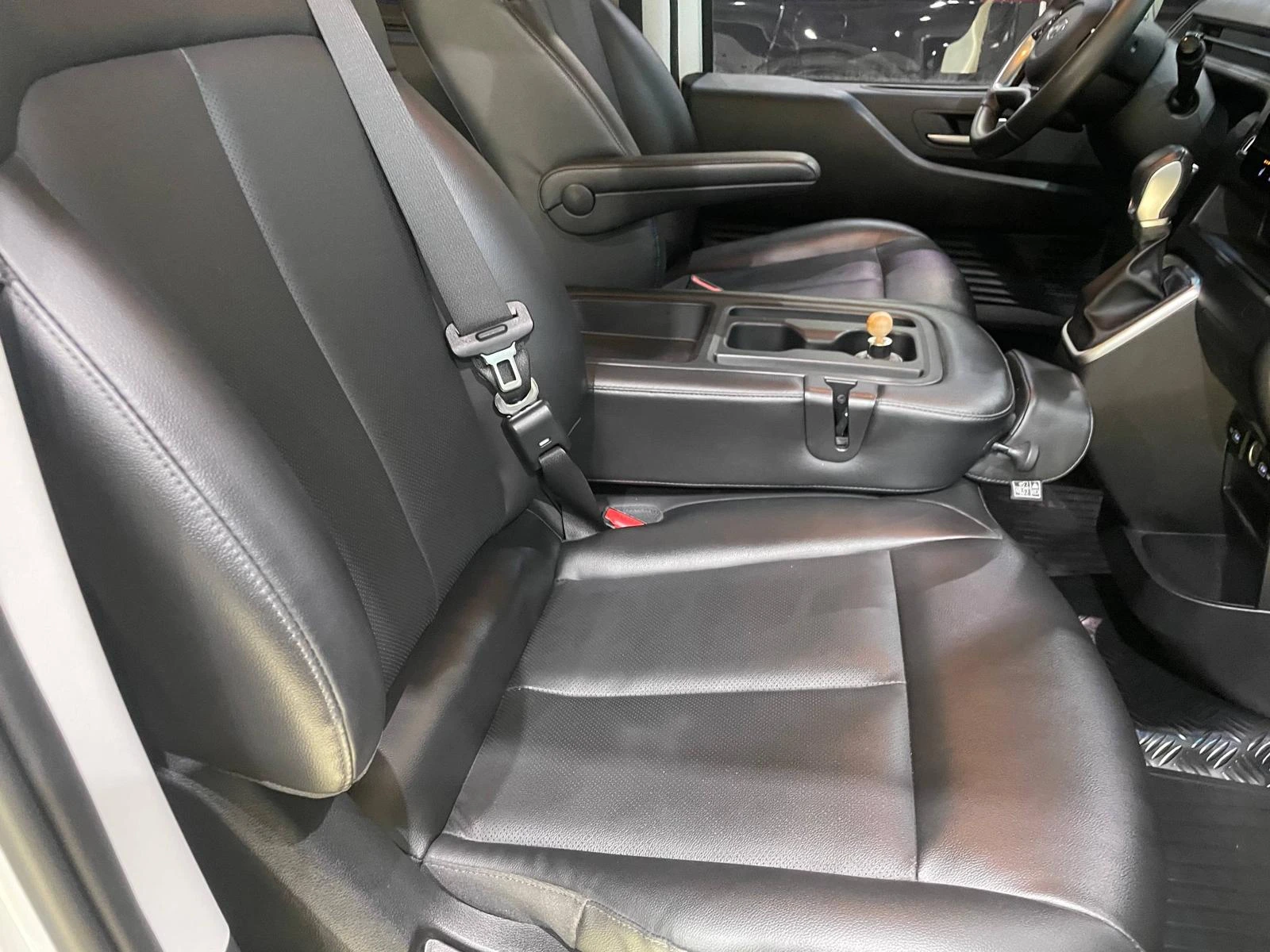 Hyundai Staria 3.5 LPG ! 8+ 1 ! Modern ! | Mobile.bg � ����������� 12