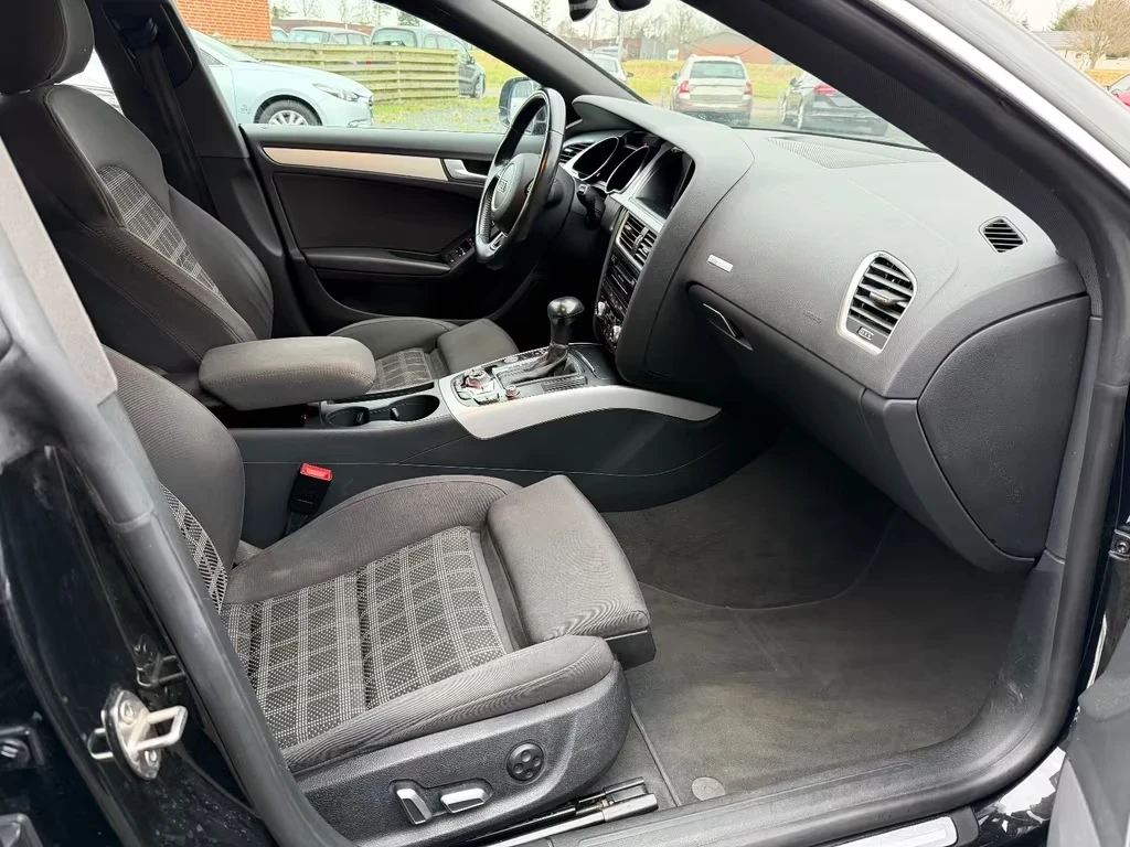 Audi A5 Sportback 1.8 TFSI S-LINE Aut. 177ps DK, снимка 11 - Автомобили и джипове - 54176945