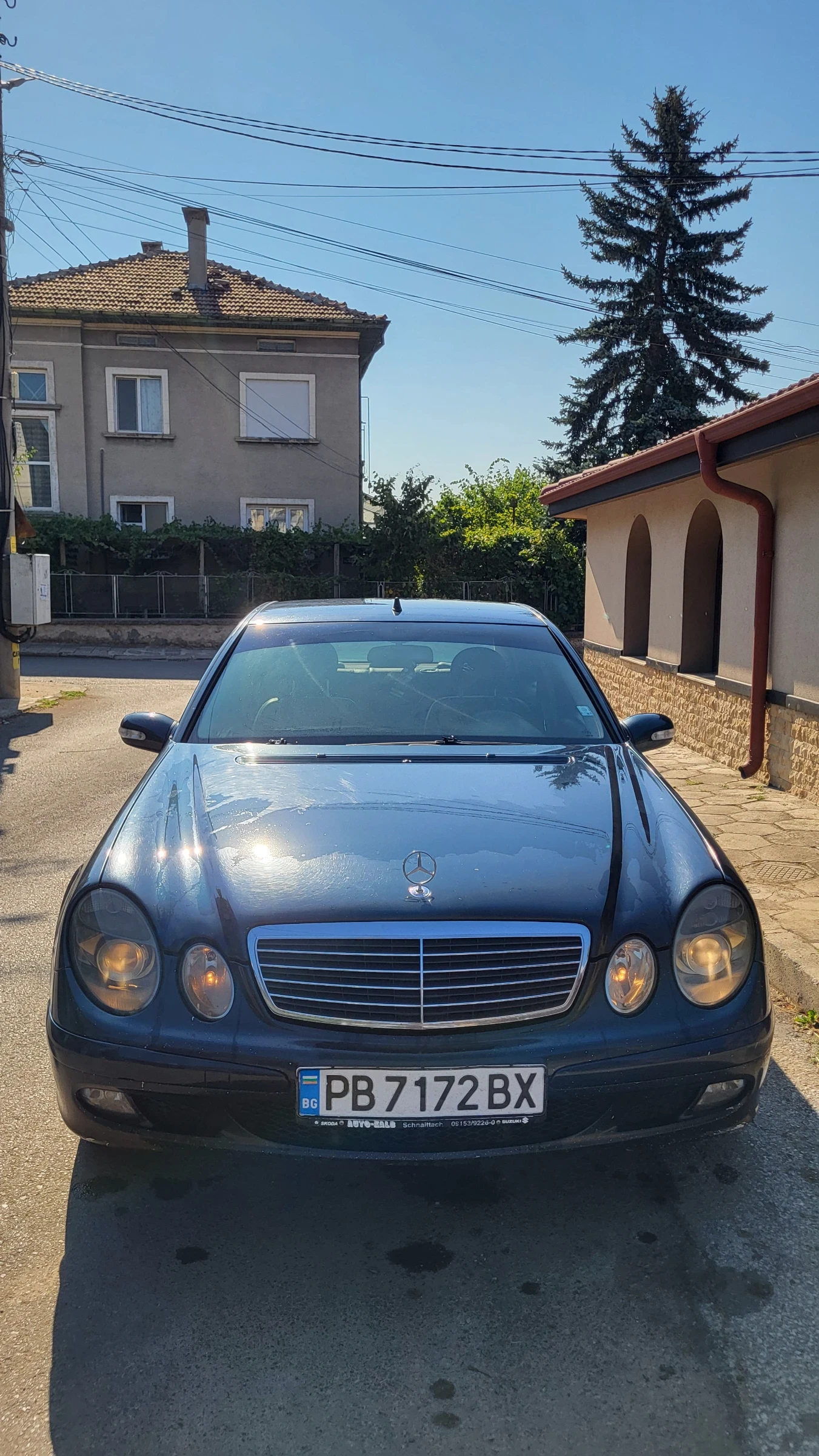 Mercedes-Benz E 220, снимка 9 - Автомобили и джипове - 55569148