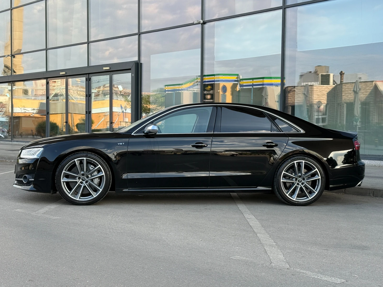 Audi S8 + 6 МЕСЕЦА ГАРАНЦИЯ/605к.с. Реални Километри!!!, снимка 2 - Автомобили и джипове - 55830133