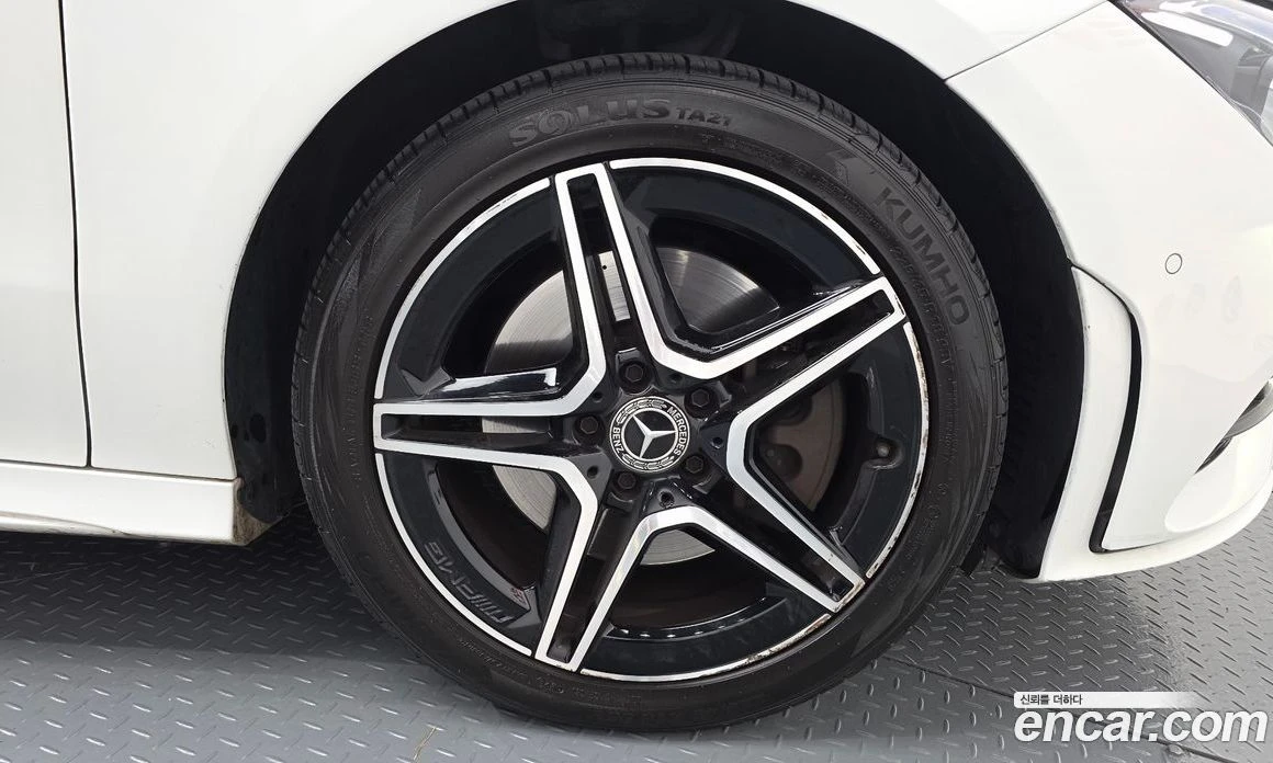 Mercedes-Benz CLA CLA250 4MATIC, снимка 5 - Автомобили и джипове - 56117167