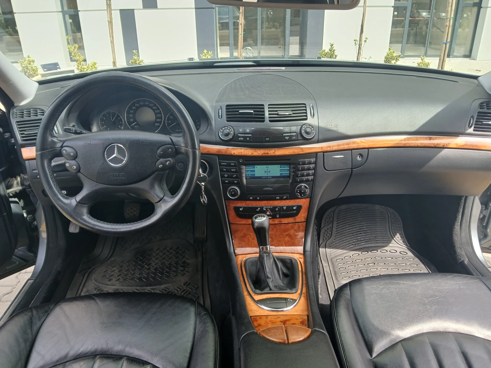 Mercedes-Benz E 280 facelift, газ, снимка 11 - Автомобили и джипове - 56347899
